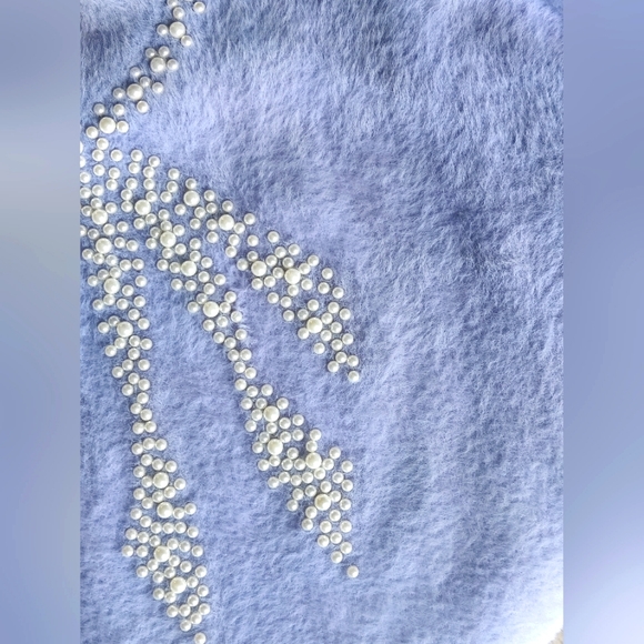 Stylish unique classy cardigan in powder blue fur color - Picture 2 of 4